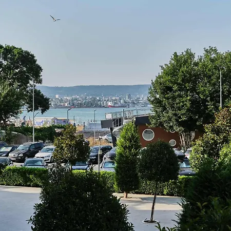 South Bay - Monk Apartament Varna