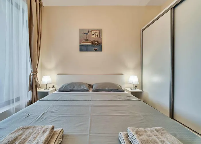 South Bay - Monk 아파트 바르나